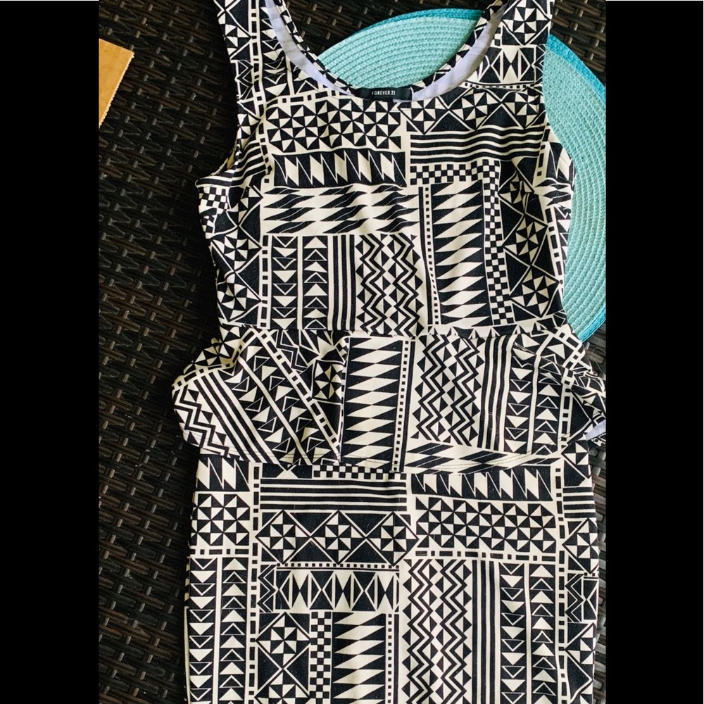 FOREVER 21 peplum dress cream black med
